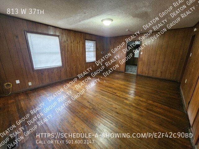 Building Photo - 813 W 37th St