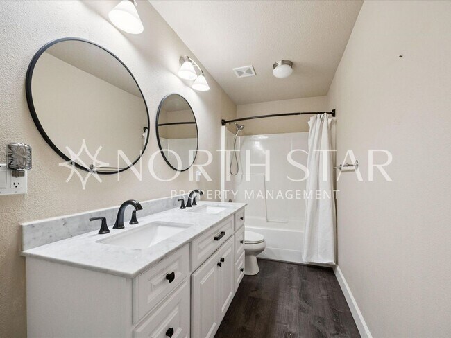 Building Photo - Tuscan Hills Traditional in Happy Valley