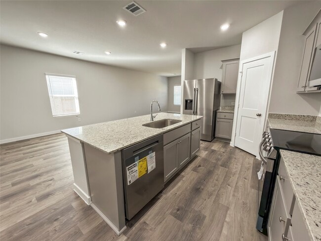 Building Photo - 436 Shoreview Dr