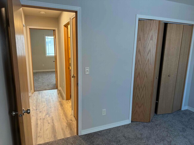 Building Photo - 4 Cedar Waxwing Rd