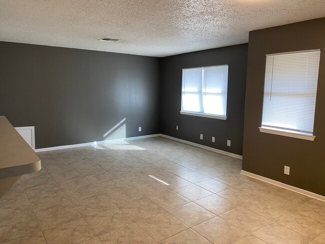 Building Photo - 2316 Carley St