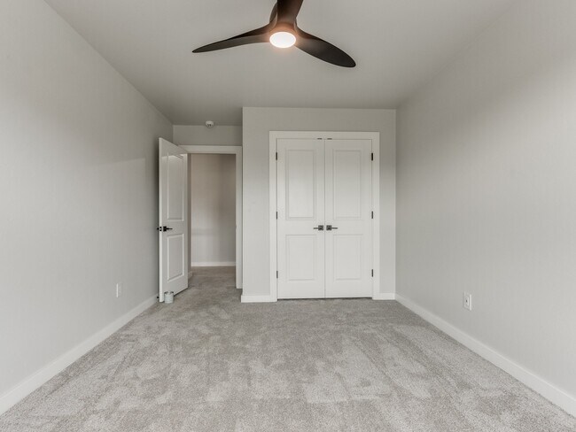 Building Photo - 8140 Jenny Ln