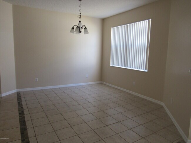 Building Photo - 1759 Tullagee Ave