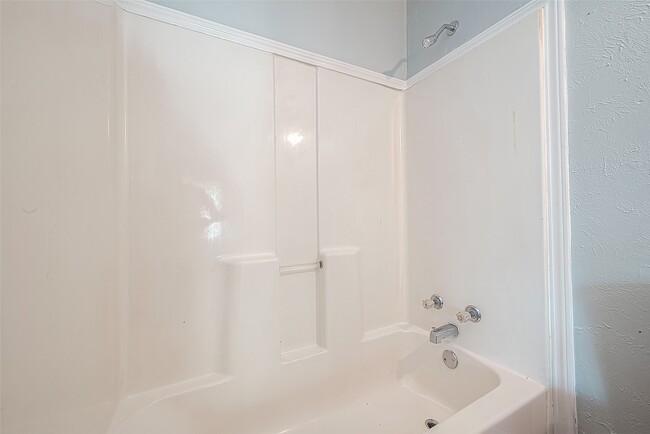 Building Photo - 4810 Carmen St