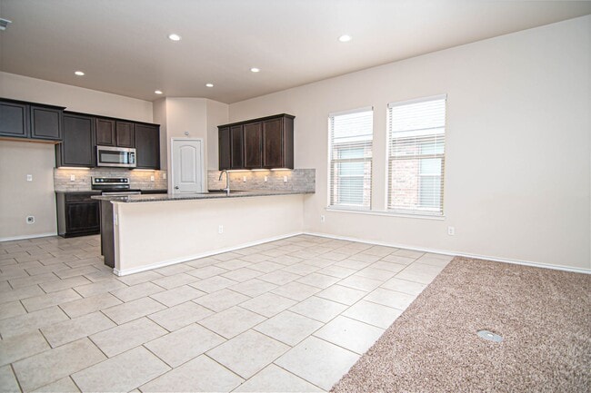 Building Photo - 719 Bronco Ct