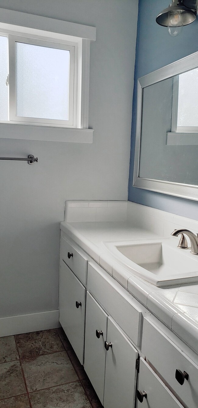 Building Photo - 3195 White Cir