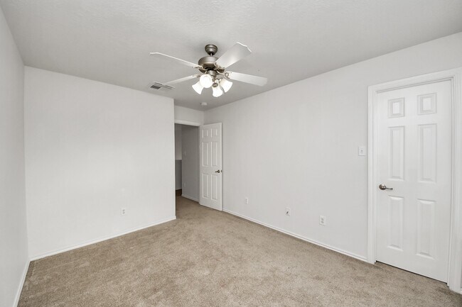 Building Photo - 6411 Bright Falls Ln