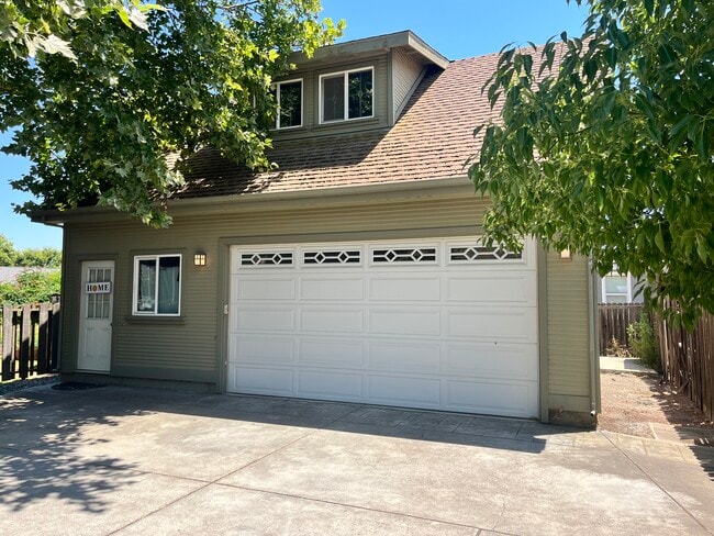 Primary Photo - 9004 Grove St
