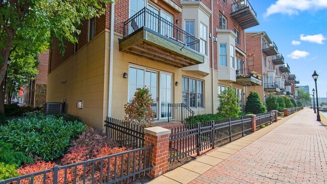Building Photo - Waterfront living in the heart of Canton!