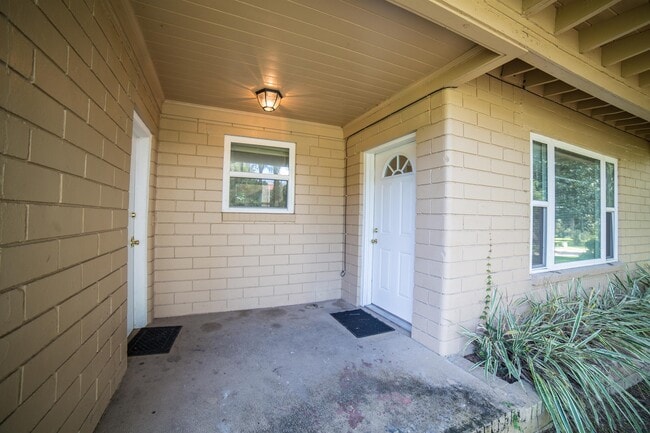 Building Photo - 1079 SW 11th Terrace