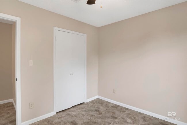 Building Photo - 6429 Schoel Ln