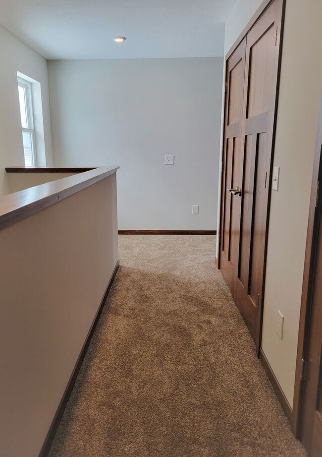 Building Photo - 420 Sierra Pl