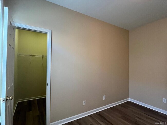Building Photo - 8951 Alderwood Way