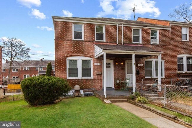 Building Photo - 227 Willow Ave