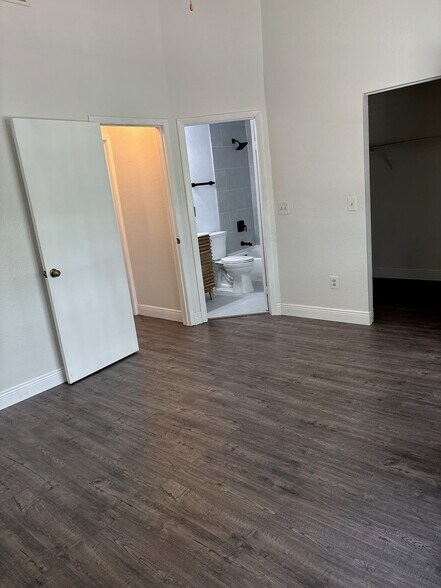 Building Photo - 7617 tamarind ave