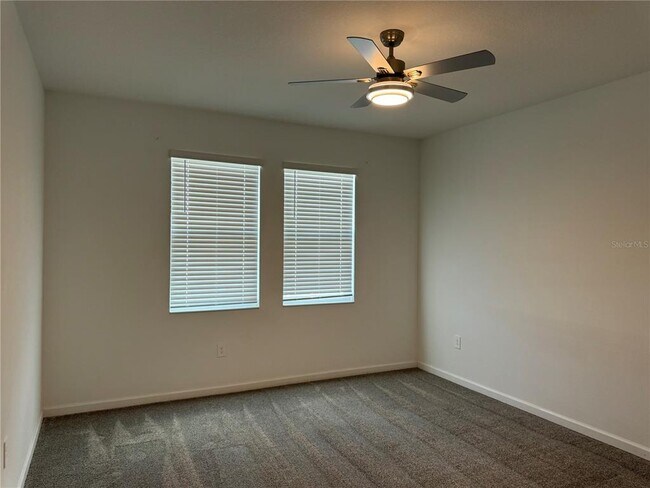 Building Photo - 6247 Lakepine St
