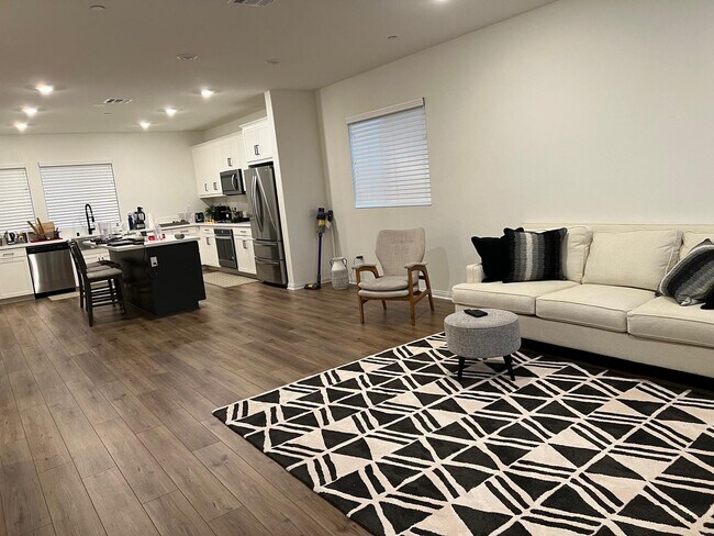 Building Photo - 27717 Stonehurst Ln