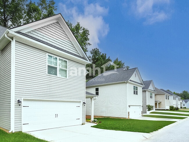 Building Photo - 104 Cobblestone Dr