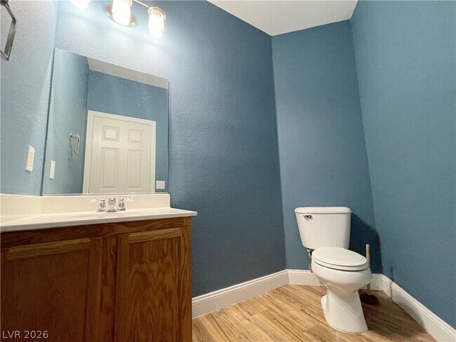 Building Photo - 2825 Woodland Park Ave