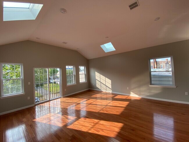 Building Photo - 176 Avenue F