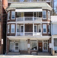 Building Photo - Spacious 1 Bedroom Apartment