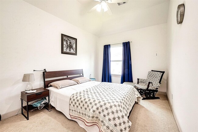 Building Photo - 5807 Kansas St