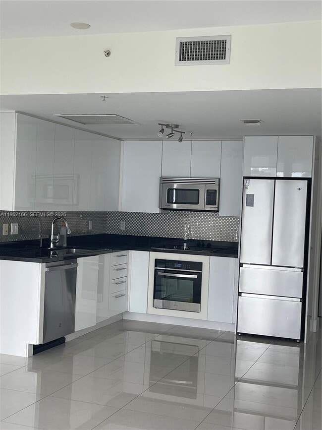 Building Photo - 92 SW 3rd St