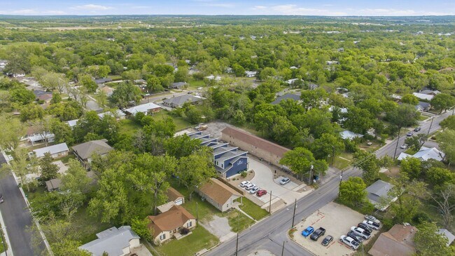 Building Photo - 1287 W Frey