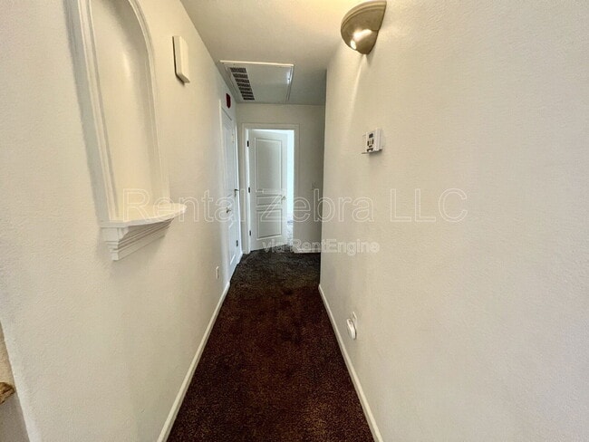 Building Photo - 1360 Shady Ln