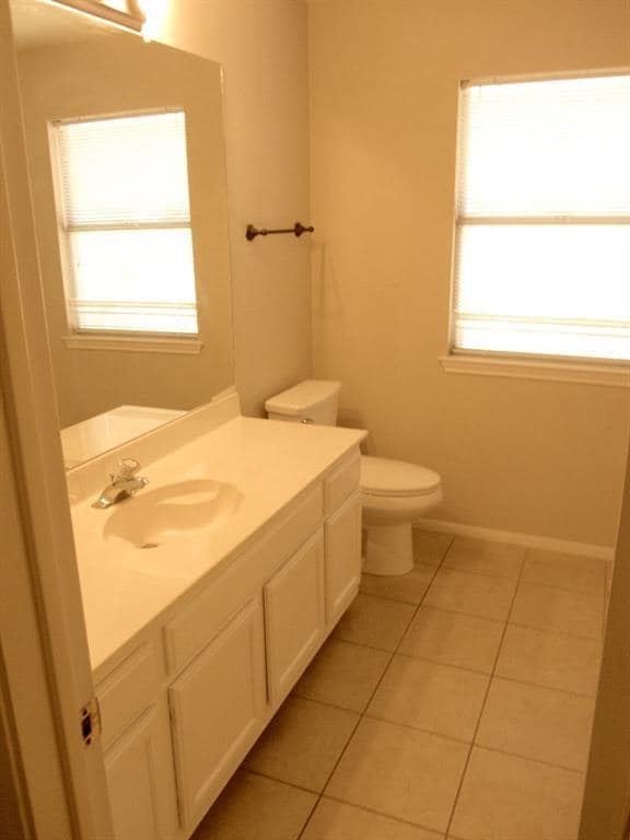 Building Photo - 1815 Hickory Ridge Cove
