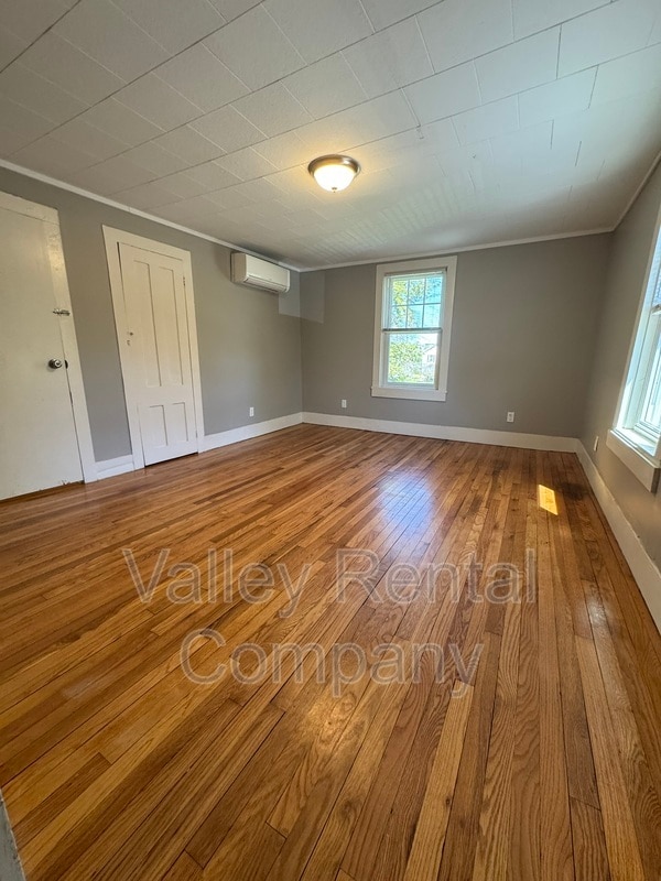 Building Photo - 39 Middle St