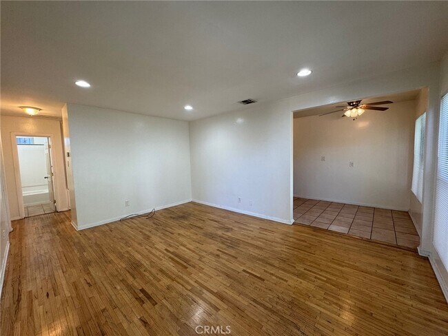 Building Photo - 1372 W 36th St