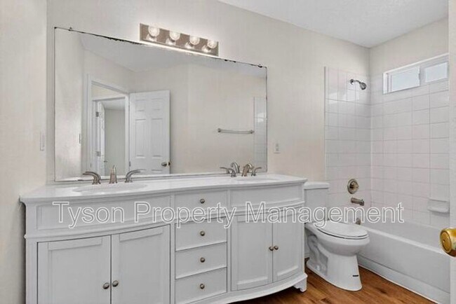 Building Photo - 6605 Ventana Hills Rd NW