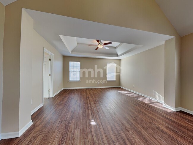 Building Photo - 107 Elba Dr