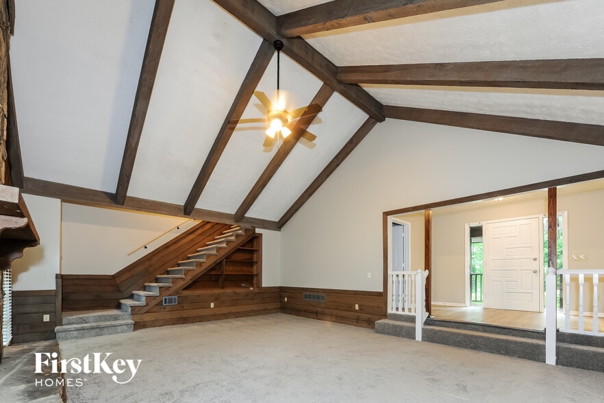 Building Photo - 1829 E Gate Dr