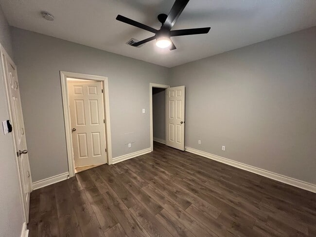 Building Photo - 3 Story home in private gated community!
