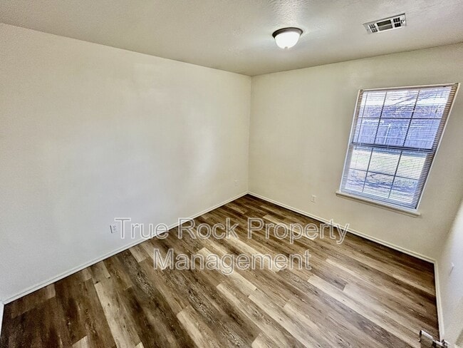 Building Photo - 1412 S Mississippi Ave