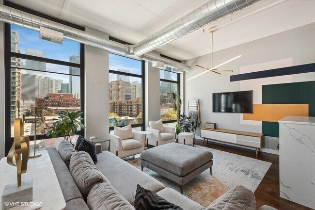 Building Photo - 740 W Fulton St