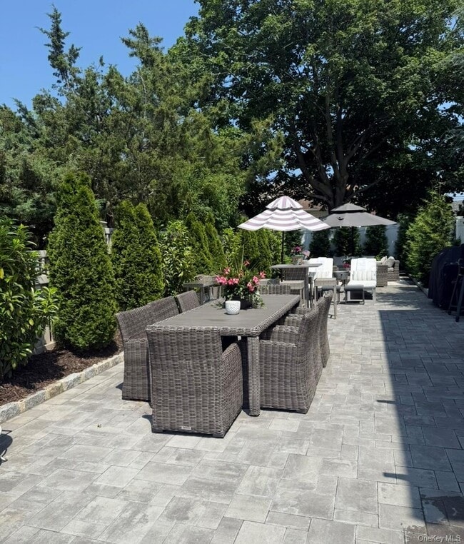 Building Photo - 2174 Bay Blvd