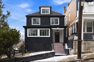 Building Photo - 3 3rd Ave