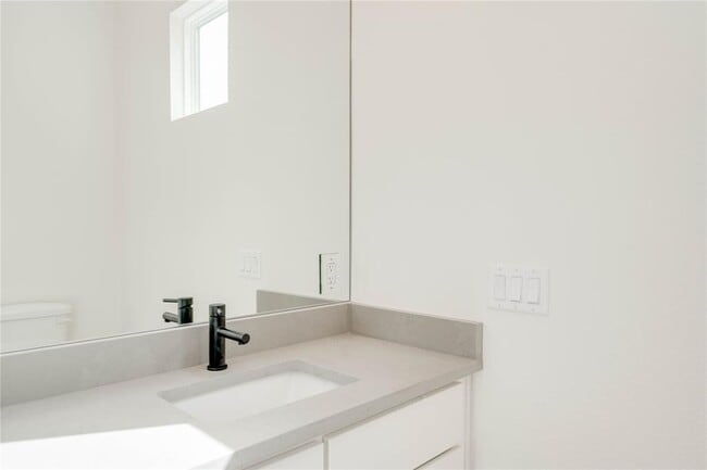 Building Photo - 1310 Ruth Ave