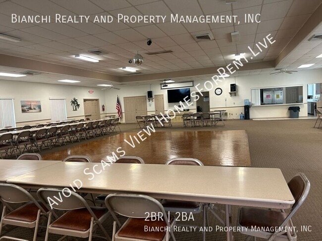 Building Photo - 1657 S Lake Ave