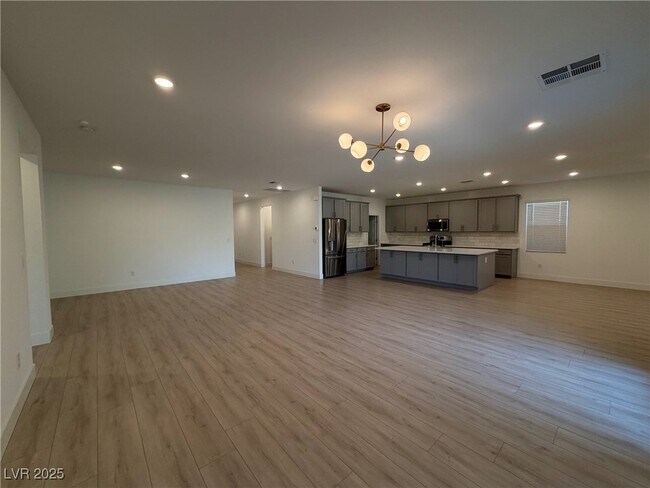 Building Photo - 6270 Lamont Hills Ave