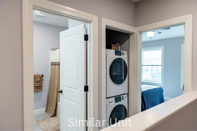 Building Photo - 123 Alexandra Dr