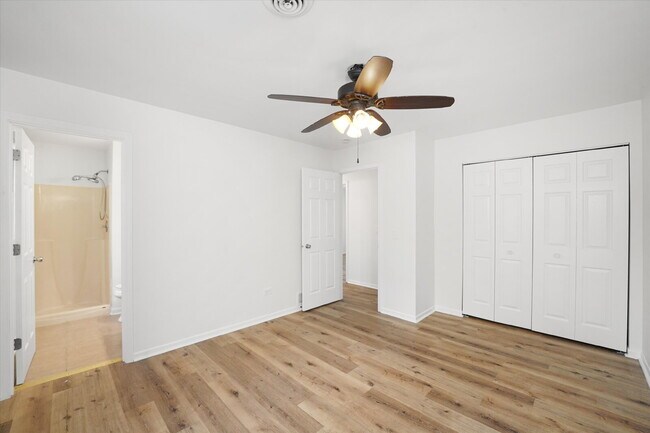 Building Photo - Updated 3-Bed/2-Bath Home with A Deck, Gar...