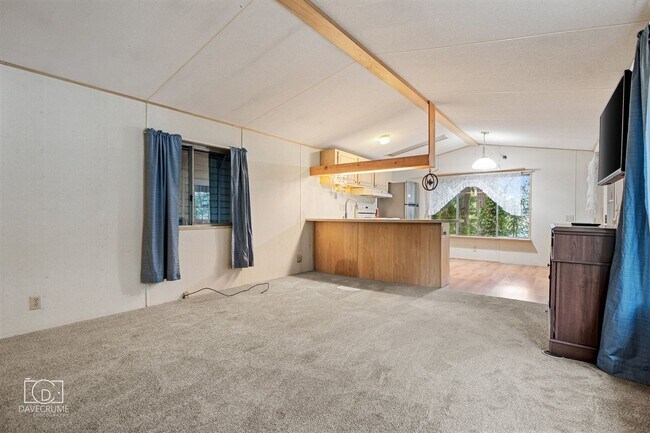 Building Photo - Waterfront 2-Bedroom Home with Scenic Views