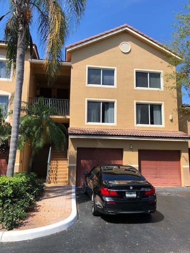 Building Photo - 800 Scotia Dr