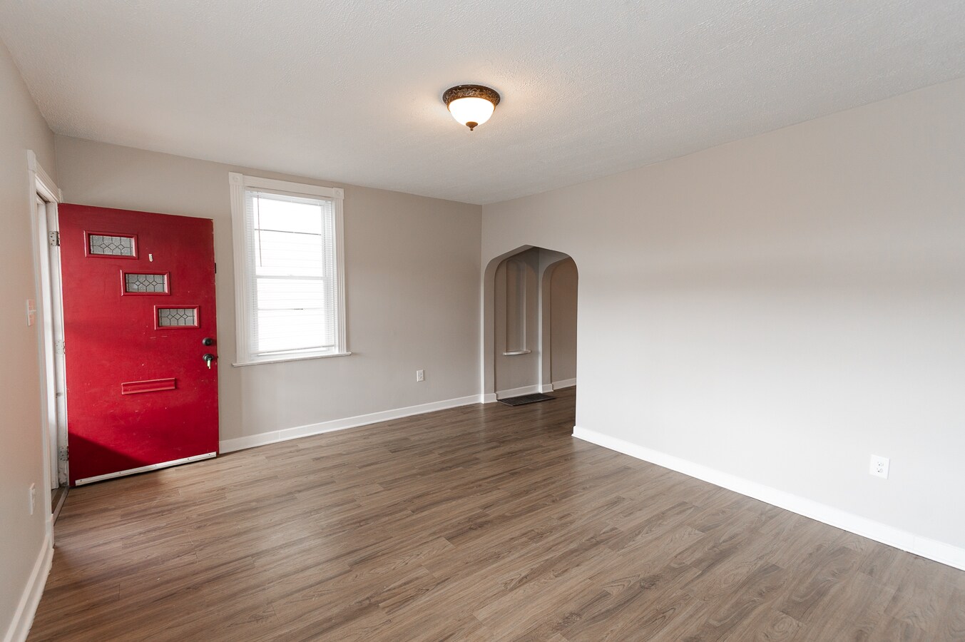 Building Photo - 223 E Pennview St