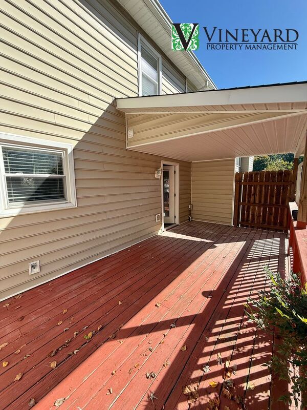 Building Photo - 6055 Sand Wedge Cir