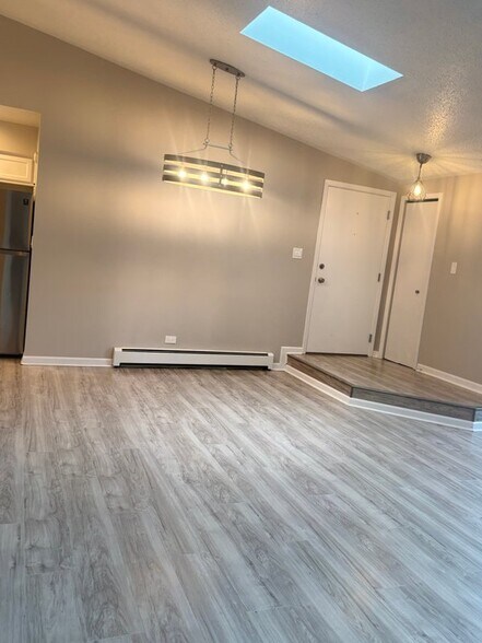 Building Photo - 16 Echo Ct